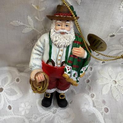 Santa around the world LOT