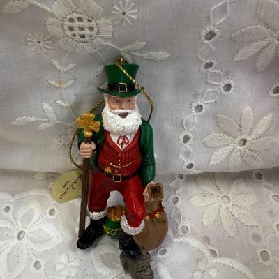 Santa around the world LOT