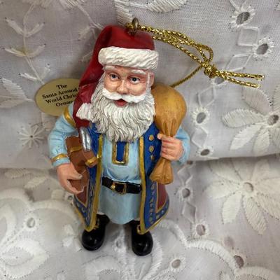 Santa around the world LOT
