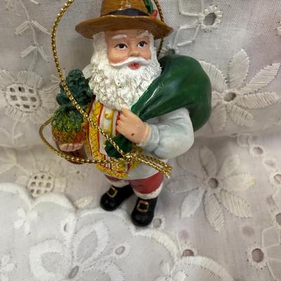Santa around the world LOT