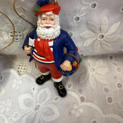 Santa around the world LOT