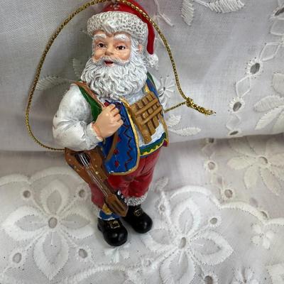 Santa around the world LOT