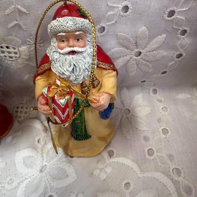 Santa around the world LOT