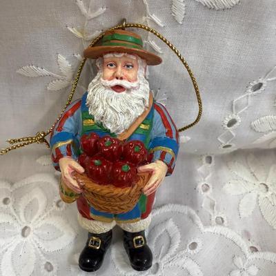 Santa around the world LOT