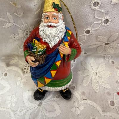 Santa around the world LOT