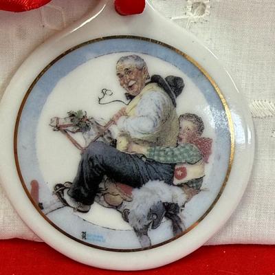 Vtg Assorment Christmas ornaments