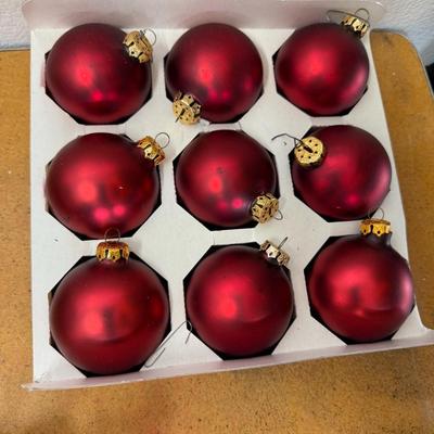 Lot of gold and maroon christmas ornament