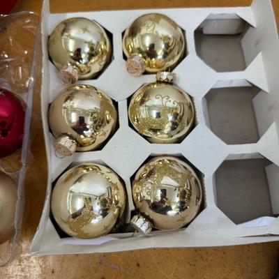 Lot of gold and maroon christmas ornament