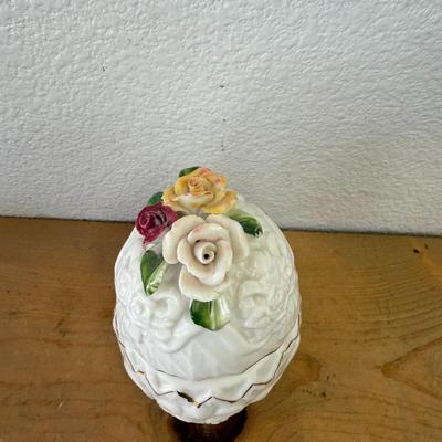Porcelain Egg Shaped Trinket Box Porcelain 3 Footed Gold Trim w/ 3D Flowers