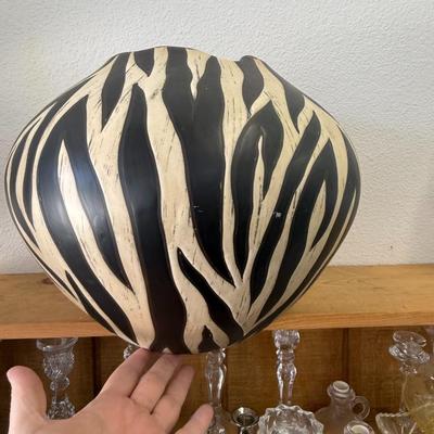 2 pc zebra vase