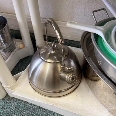 Tea kettle