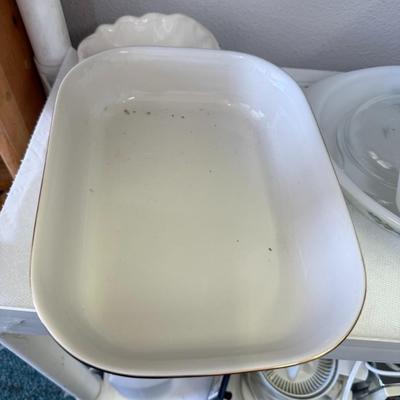 Vintage Milk Glass GLASBAKE J235 Casserole 2 quart oval Blueberry Pattern USA and Vintage Gooseberry Pyrex