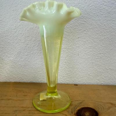 NORTHWOOD LORNA YELLOW FROSTED RUFFLED VASELINE GLASS VASE