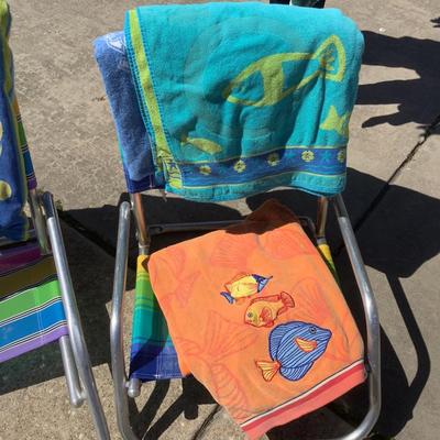 G8126 Lot of Three Beach Chairs and Three Beach Towels