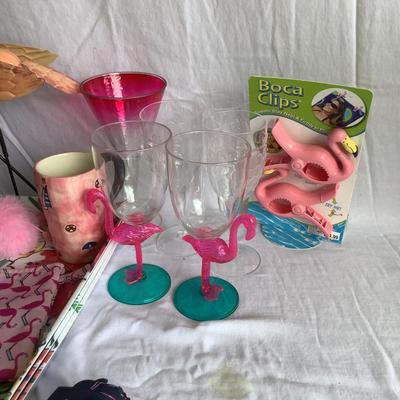 G8136 Large Pink Flamingo Decorative Lot