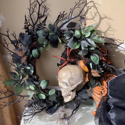 G8143 Large Lot of Halloween Decor