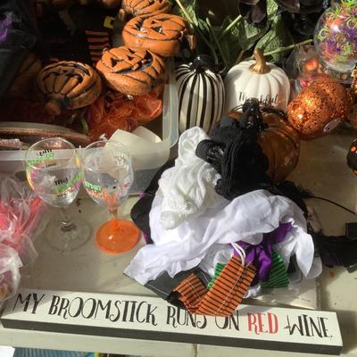 G8143 Large Lot of Halloween Decor