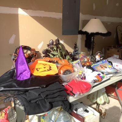G8143 Large Lot of Halloween Decor