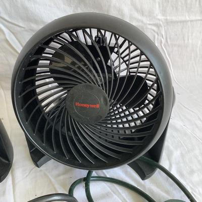 G8145 Lot of Two Honeywell Fans with Extension Cords