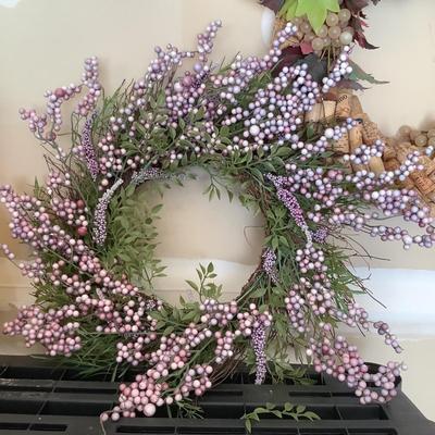 G8149 Lot of Two Wreaths