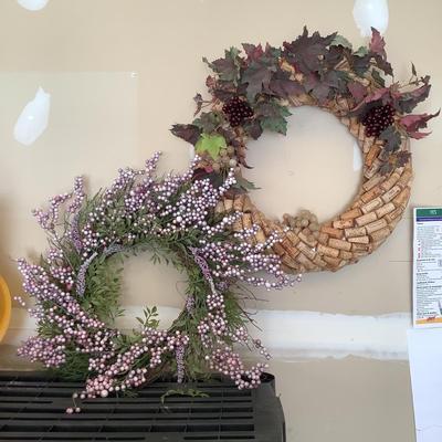 G8149 Lot of Two Wreaths