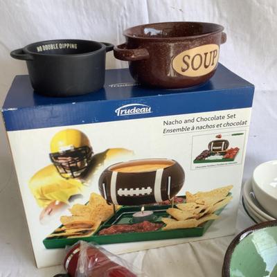 G8151 Trudeau Football Nacho and Chocolate Set