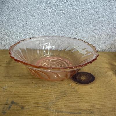 Jeannette Glass Co SWIRL "P