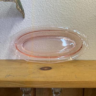Vintage depression glass ight pink glass dish