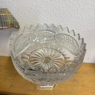 Vintage Flora Collection Jardiniere On Pedestal 24% Full Lead Crystal 7”