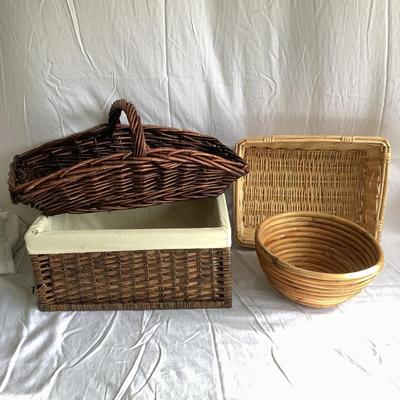 G8161 Lot of 4 Wicker Baskets
