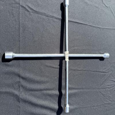 20” spinner cross tire wrench