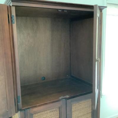 LR8166 Pier One Wood and Rattan Entertainment Center/ Wardrobe