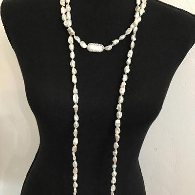 Beautiful vintage Baroque pearl necklace