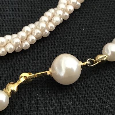 Faux Pearl Vintage Necklace