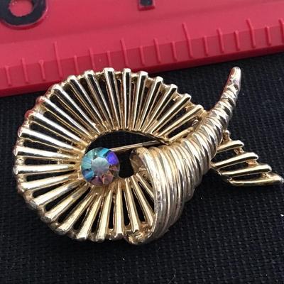 Beatiful Vintage Brooch