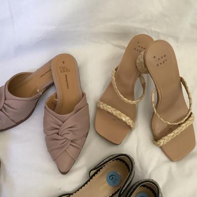 MB8173 Large Assorted Lot of Ladies Beige Sandals Sizes 6 to 7