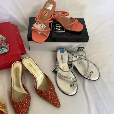 MB8176 Lot of Ladies Sandals, Mules and more Sizes 6.5, 7