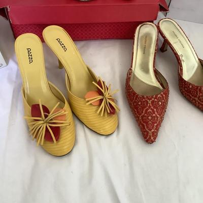 MB8176 Lot of Ladies Sandals, Mules and more Sizes 6.5, 7