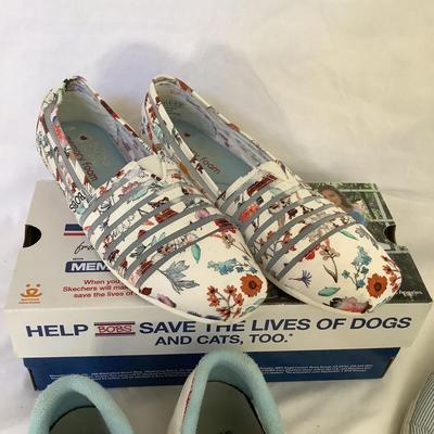 MB8182 Lot of Ladies Golf Shoes, Sketchers, Bob’s and more