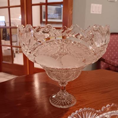 CRYSTAL SERVING PIECES