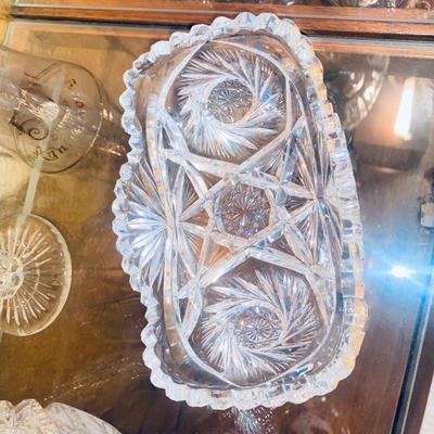 CRYSTAL SERVING PIECES