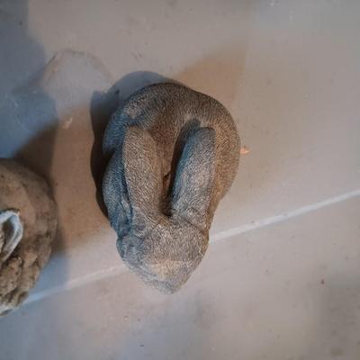1 CONCRETE AND 1 RESIN? GARDEN RABBITS