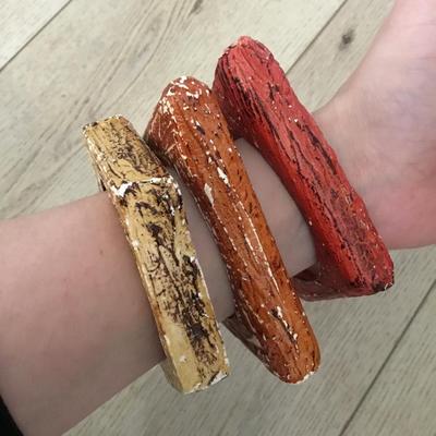 Super cute & cool vintage plastic Lucite type bangle bracelets