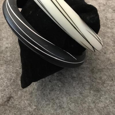 Vintage Black and white Bakelite bangle bracelets