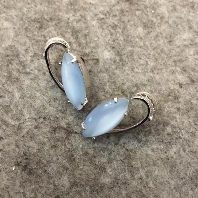 Beautiful, silver plated moonglow stud earrings