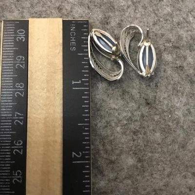 Beautiful, silver plated moonglow stud earrings