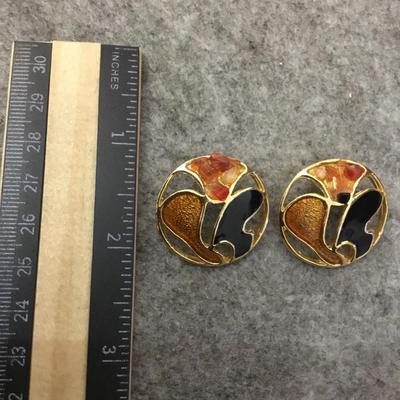 Beautiful, vintage, gold, toned, enameled, gemstone chips, studded, circular earrings