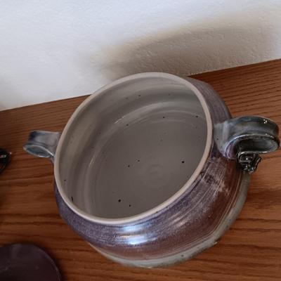 CLAY CASSEROLE DISH W/LID