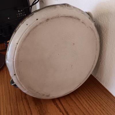CLAY CASSEROLE DISH W/LID