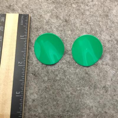 Beautiful, dark green metal enamel vintage circulars that earrings